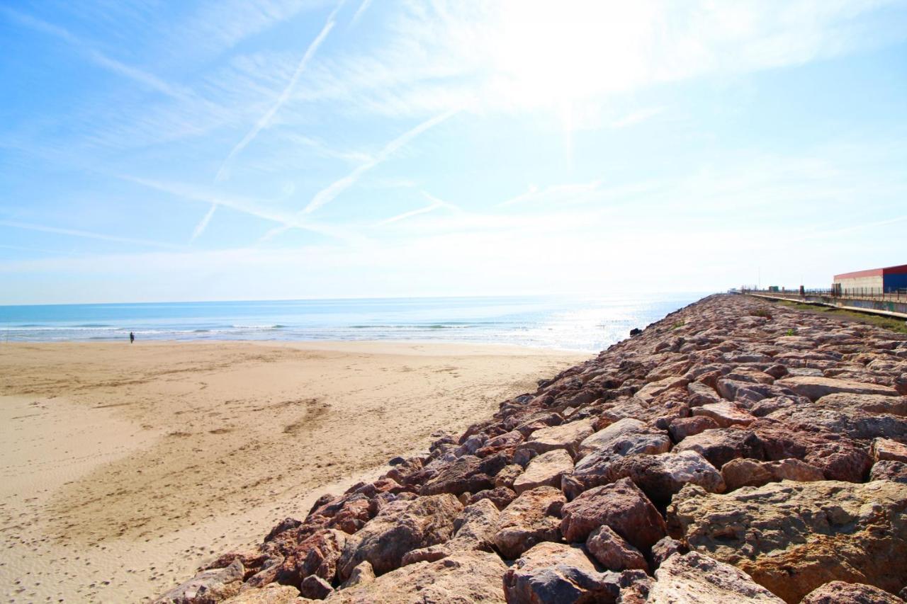 Global Properties, Atico Con 2 Terrazas En La Playa * Puerto de Sagunto